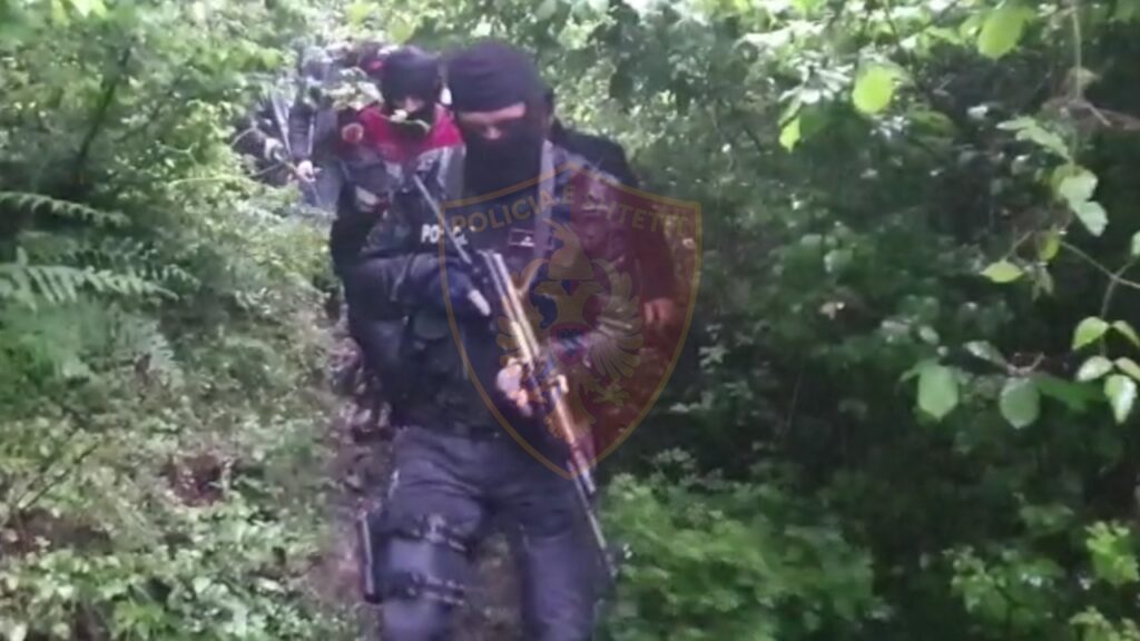 Vriten me armë zjarri babë e bir në Dukagjin  policia niset drejt vendit të ngjarjes