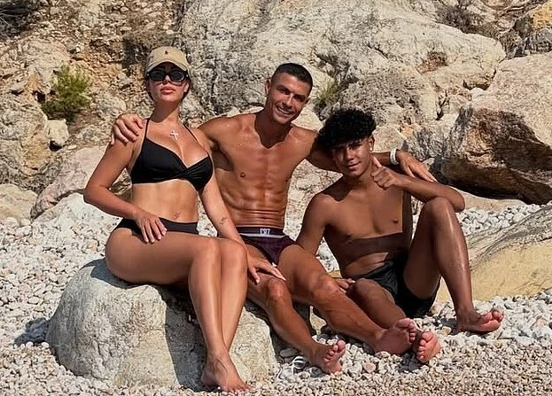  Që kur ishte i vogël     Georgina Rodriguez prek zemrat me fjalët për djalin e Ronaldos