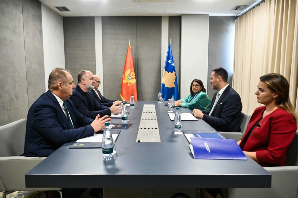Konjufca pret në takim zyrtarë të lartë shqiptarë nga Mali i Zi