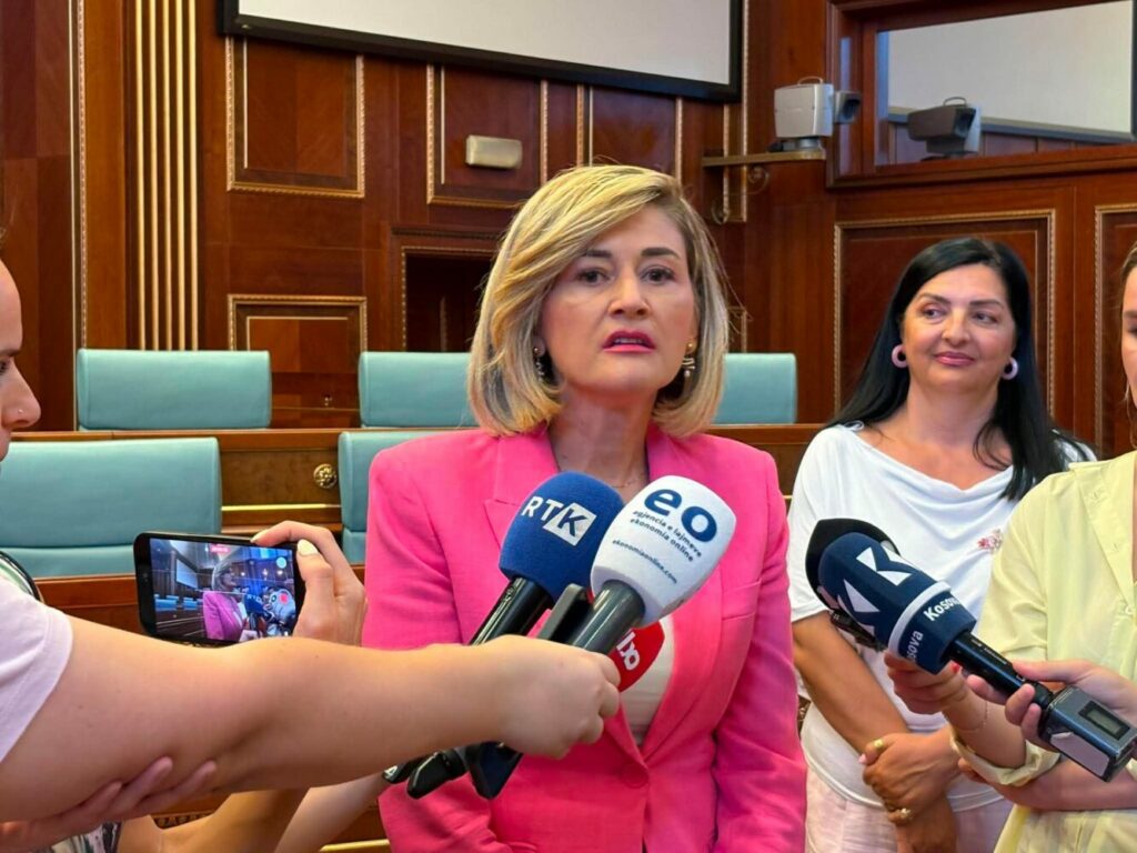 Kusari Lila  S ka alternativë tjetër pos dialogut politik