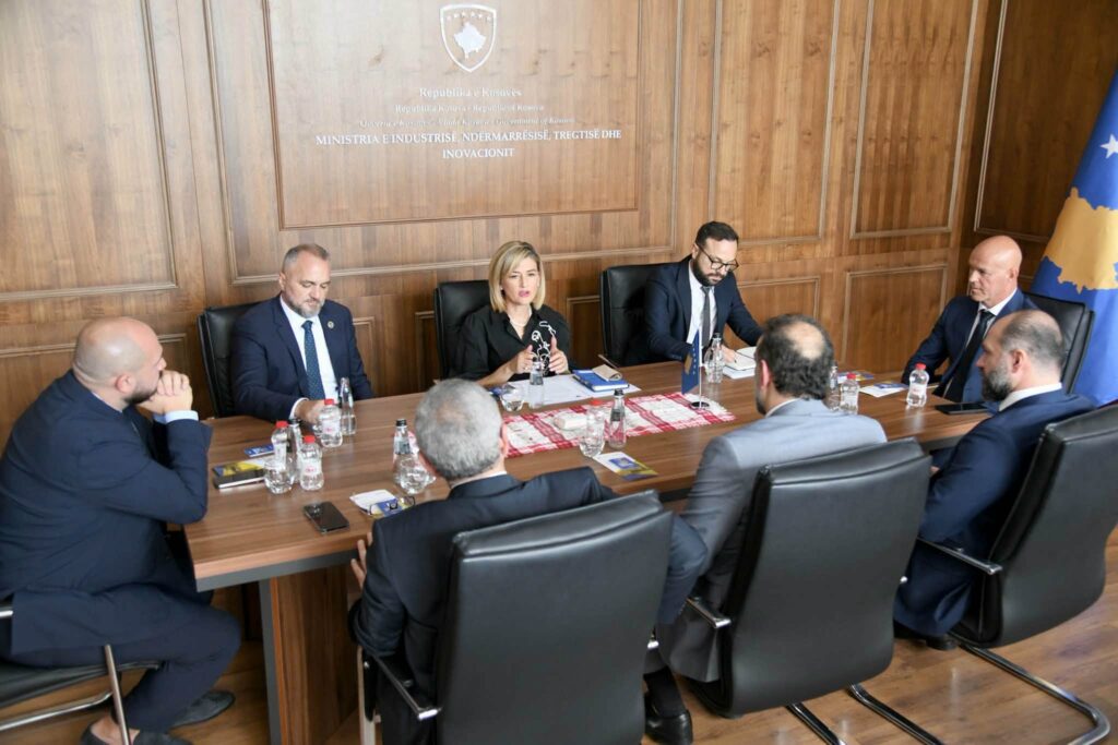 Kusari Lila priti në takim delegacionin e bizneseve të huaja  në fokus mundësitë për investime në Kosovë