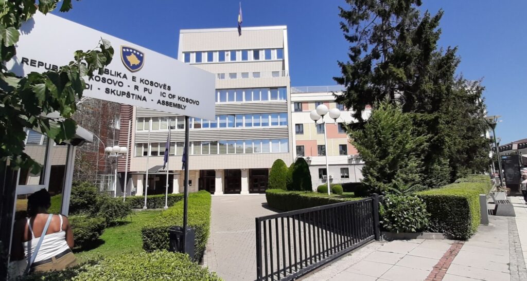 Të enjten protestë para Kuvendit të Kosovës  kjo është arsyeja