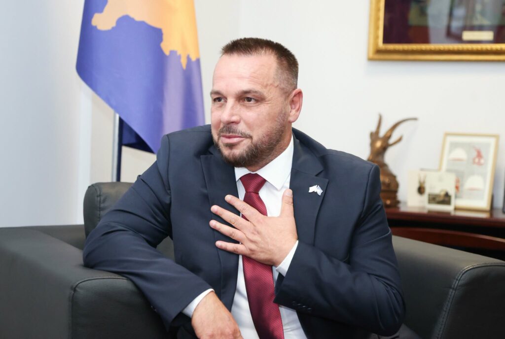 Maqedonci  Kosova e gatshme ta ndihmojë Shqipërinë dhe Malin e Zi për zjarret