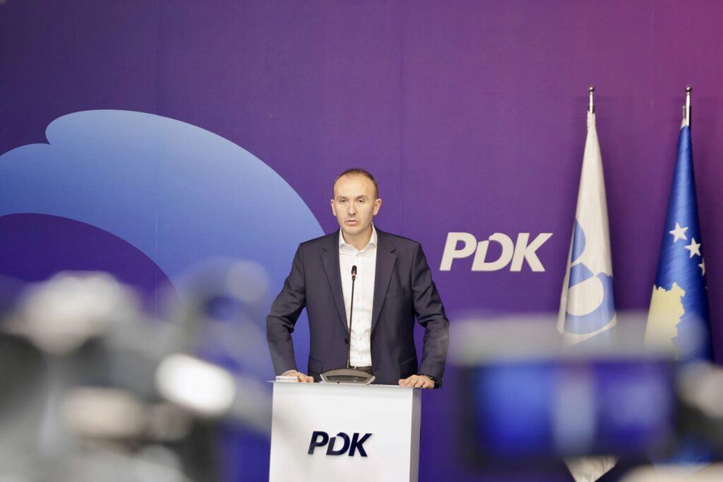 Mustafa  Të njëjtit që shisnin patriotizëm të rrejshëm po heshtin për vagonët e riparuar në Serbi