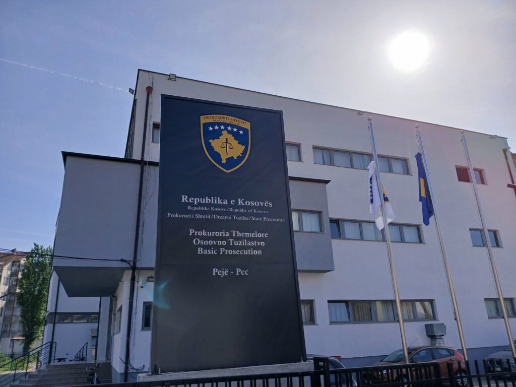  Transplantim veshke  për 134 mijë euro  aktakuzë ndaj dy personave në Pejë