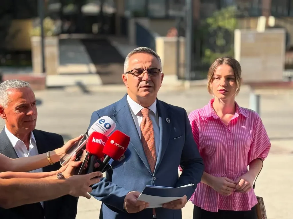 Aleanca dorëzon kallëzim penal ndaj qeverisë në detyrë  Tahiri  Nuk guxon ta shkelë ligjin