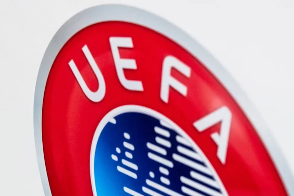 uefa-zyrtarizon-dy-rregulla-te-reja-qe-prekin-te-gjitha-garat-evropiane