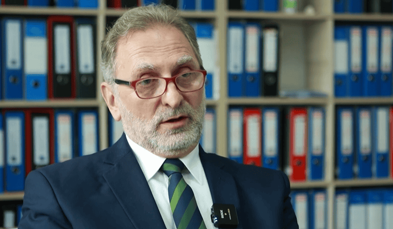 Vendim  hibrid  i Gjykatës Kushtetuese  president konsensual ose zgjedhje para dhjetorit