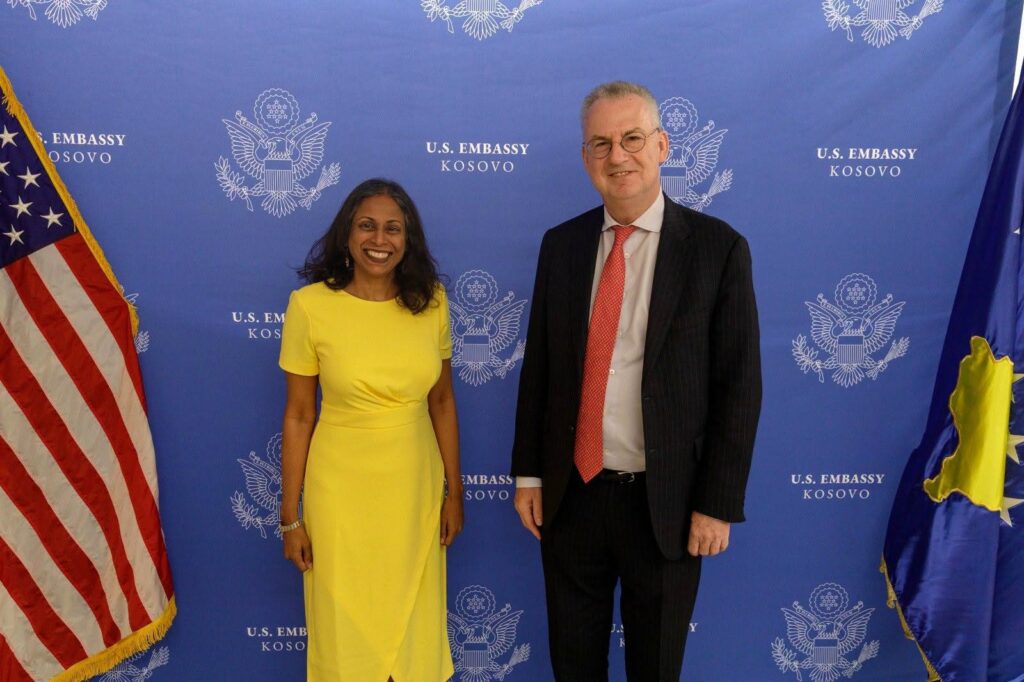  Pres me kënaqësi bashkëpunimin tonë   Ambasadori i ri i BE në Kosovë takon Prattipatin