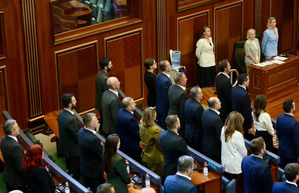 PDK nuk merr pjesë në seancën e sotme  VV shkeli afatet dhe bllokoi Kuvendin  fjalën ta thotë Kushtetuesja