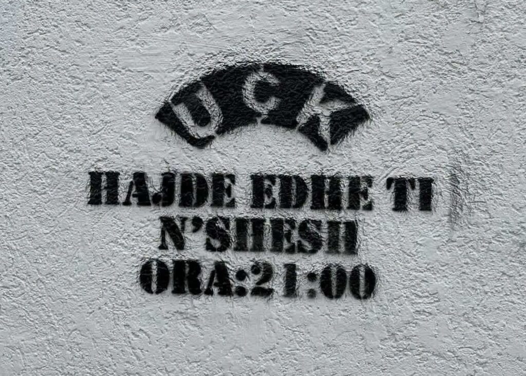  Hajde edhe ti në shesh   Në Prishtinë shfaqen grafite me thirrje për protestë