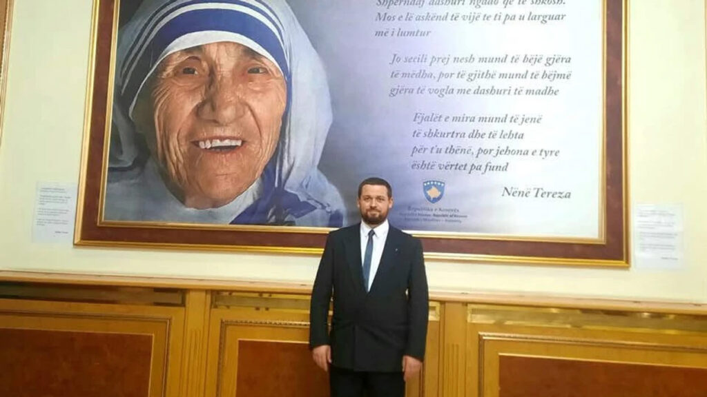 Imami Labinot Maliqi përkujton Nënë Terezën  Le të jetë kujtimi i saj urë respekti 