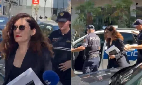 Ish shefja e Shërbimit Informativ  Vlora Hyseni mbërrin në Gjykatën e Posaçme në Tiranë