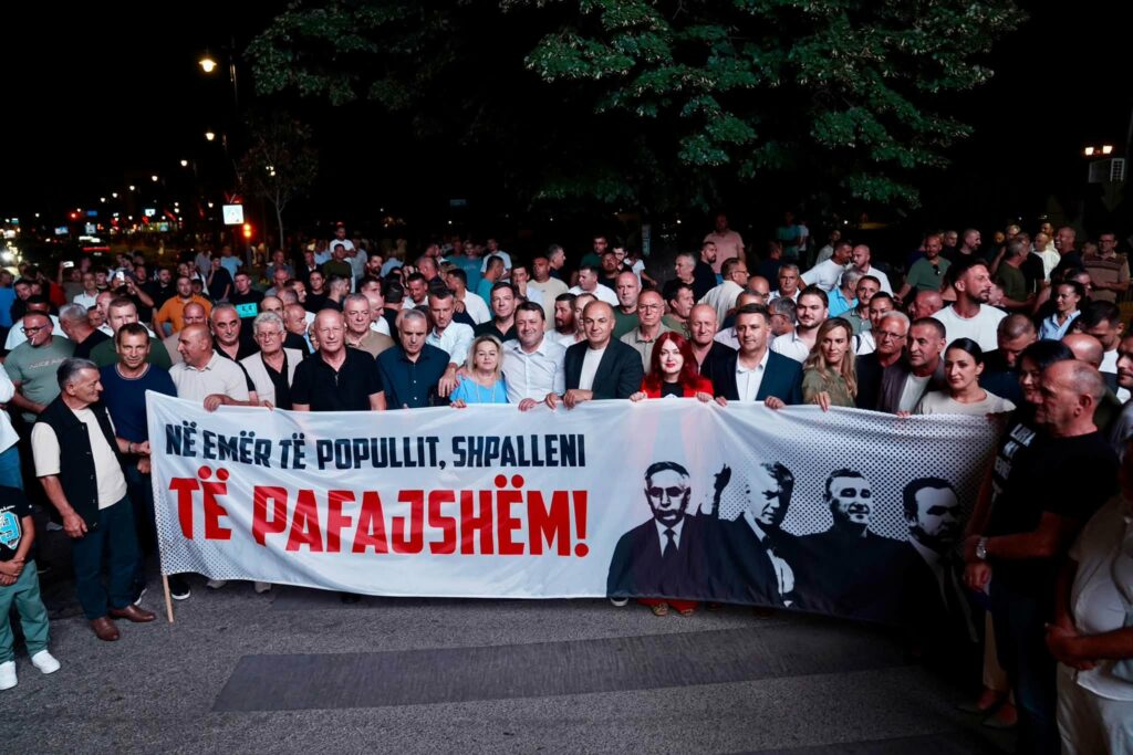  Ora e Pritjes  nis numërimin mbrapsht edhe në Gjakovë  ora e lirisë për çlirimtarët