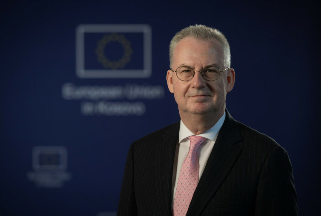 Schuebel merr detyrën si shef i Zyrës së BE së në Kosovë  Institucionet të formohen shpejt