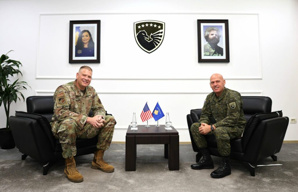 Bashkim Jashari pret delegacionin e Gardës Kombëtare të Ajovës  diskutohet avancimi i FSK së