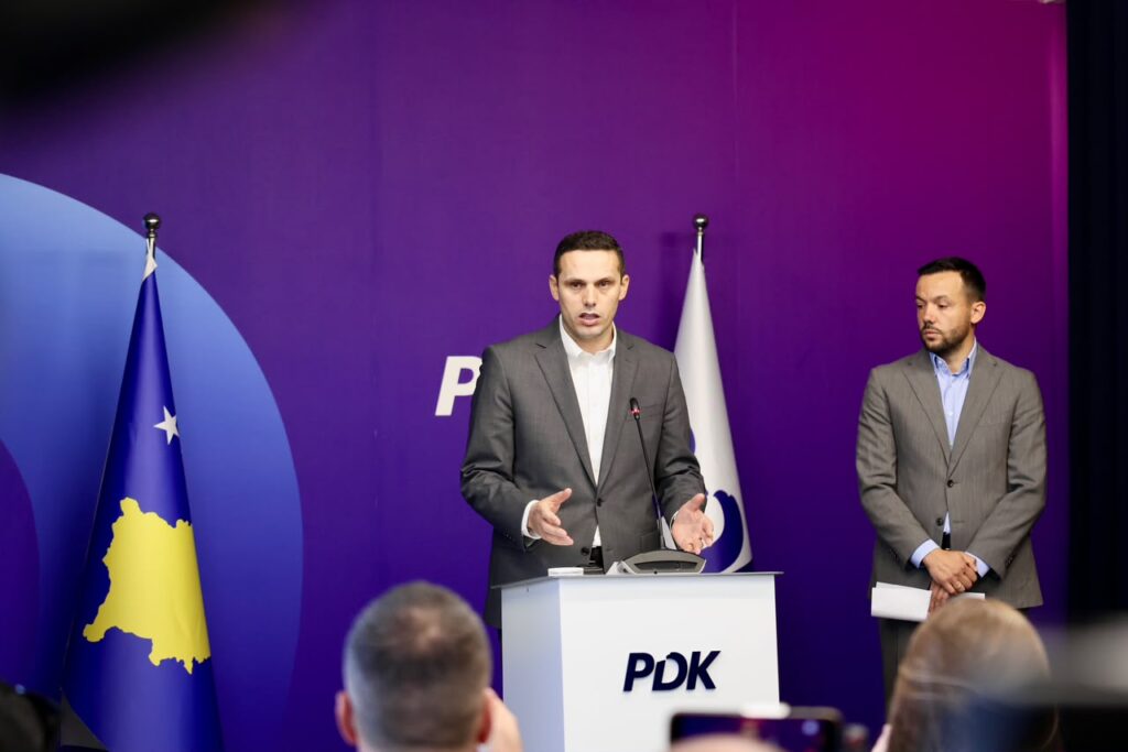 Gruda  Siç duket qëllimi është të lejohet shpërndarja e Kuvendit pa ndryshimin e ligjit për Specialen  shpresojmë të mos jetë ashtu