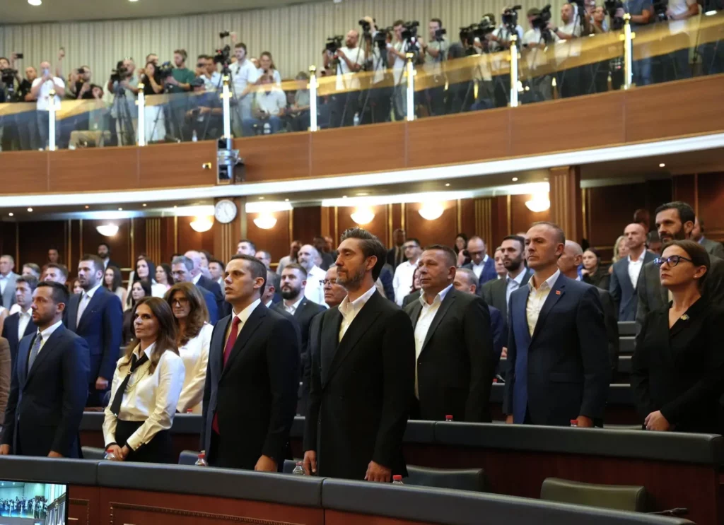 Vendimi i Kushtetueses  Deputetët duhet të zgjedhin sa më parë nënkryetarin nga PDK ja