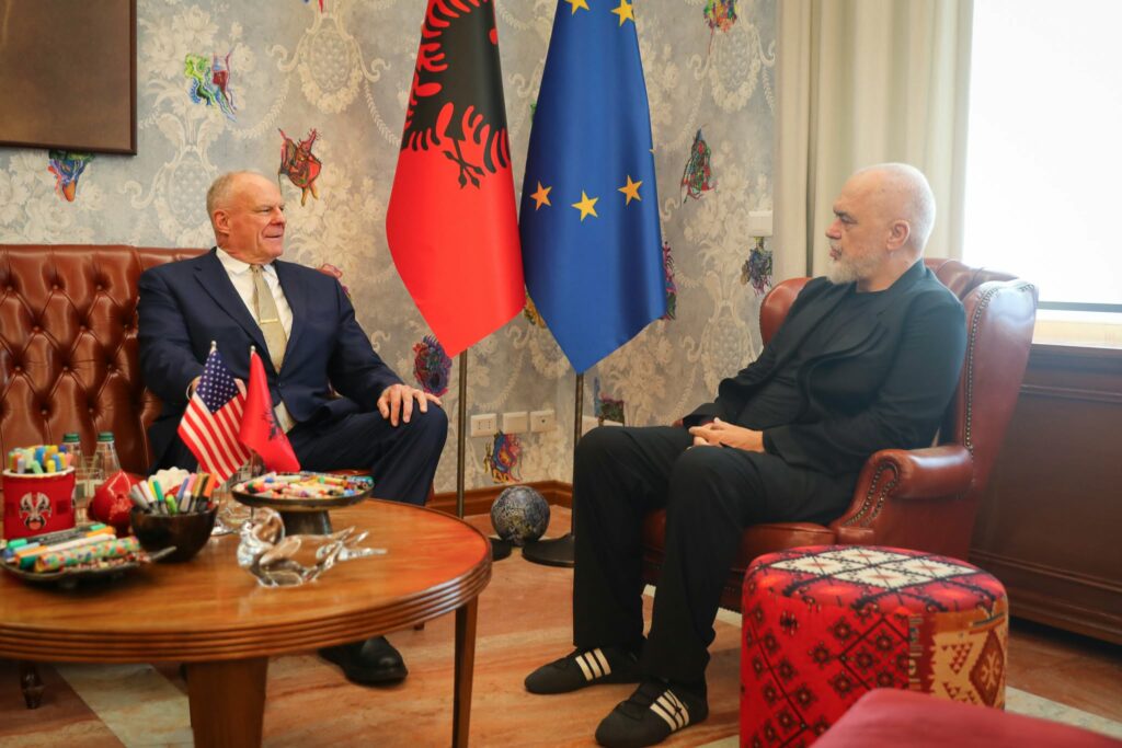 Ambasada amerikane njofton për takimin e Ramës me ambasadorin Wendt