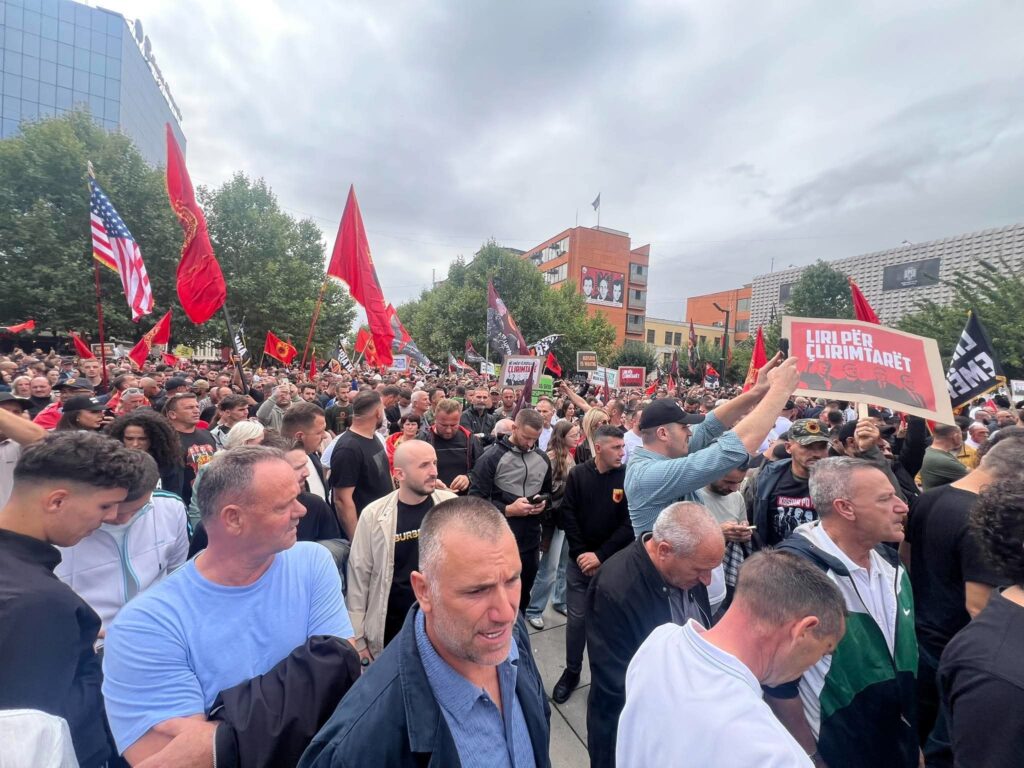 mbushen-sheshet-e-prishtines-per-clirimtaret-foto-video