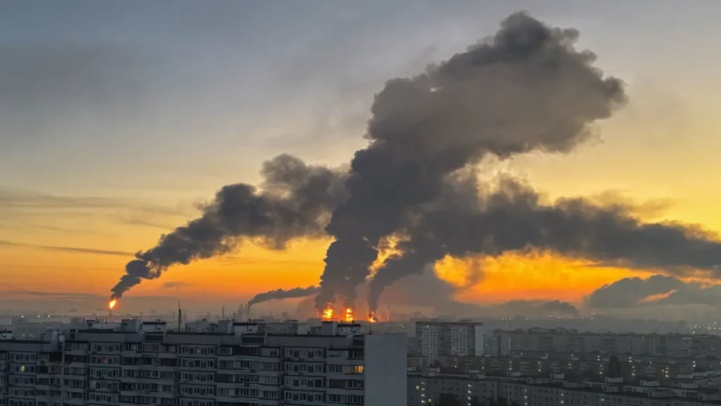 Ukraina kryen sulmin më të madh me dronë në Moskë  teksa Rusia voton