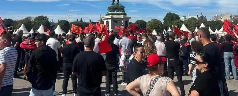 Edhe në Vjenë ngrihet zëri i bashkatdhetarëve kundër dënimit të katërshes së UÇK së