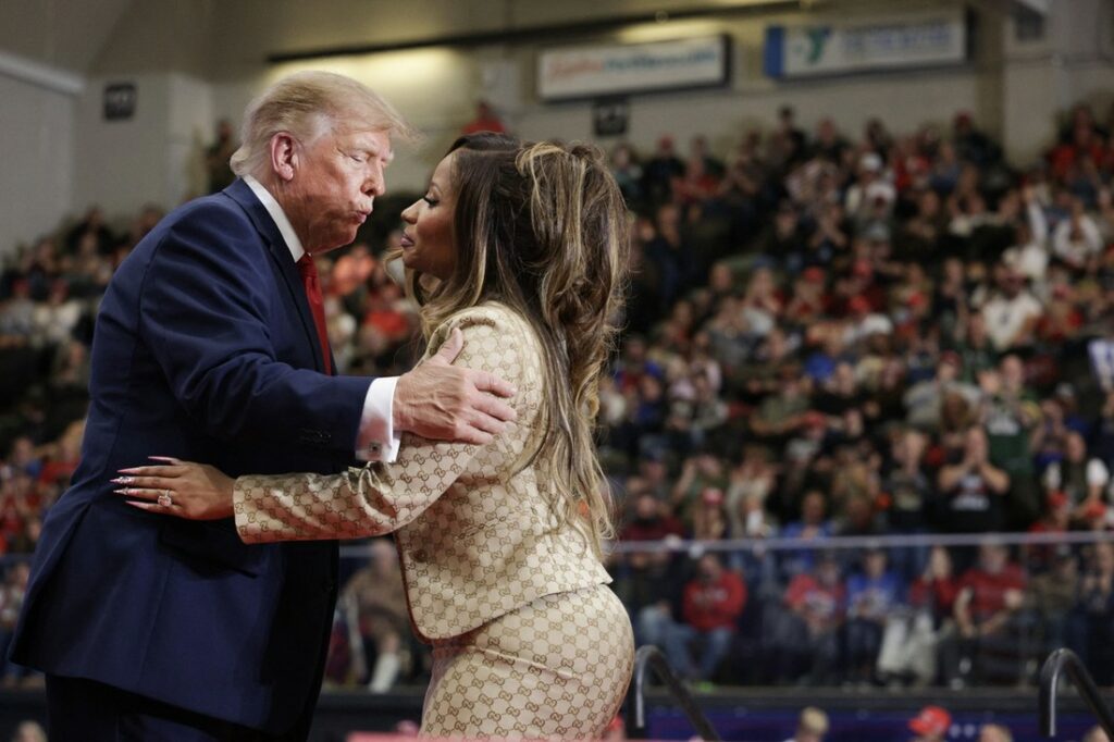  Ka goxha të pasme    Trump bën komentin e papritur për këngëtaren  Nicki Minaj   Video 