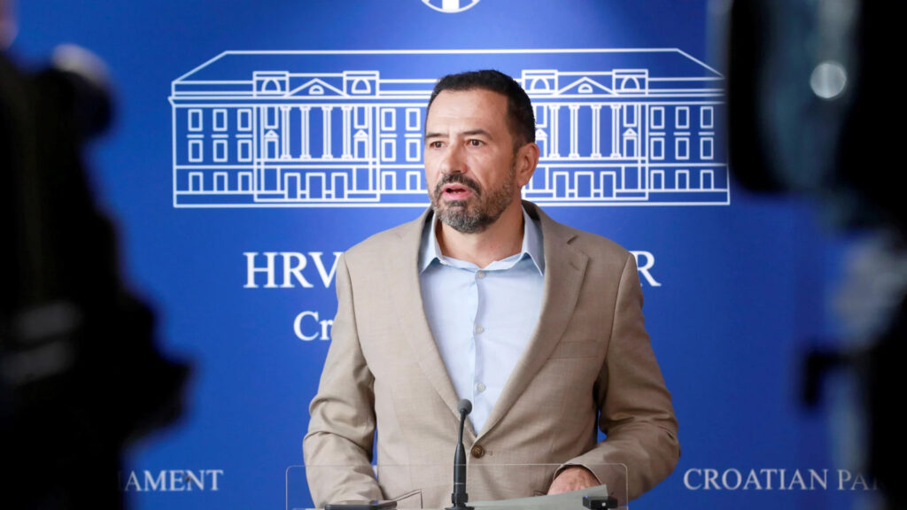 Deputeti kroat  Kosova është shtet sovran dhe i pavarur   në Serbi ka çetnikizëm  të gjithë janë njësoj