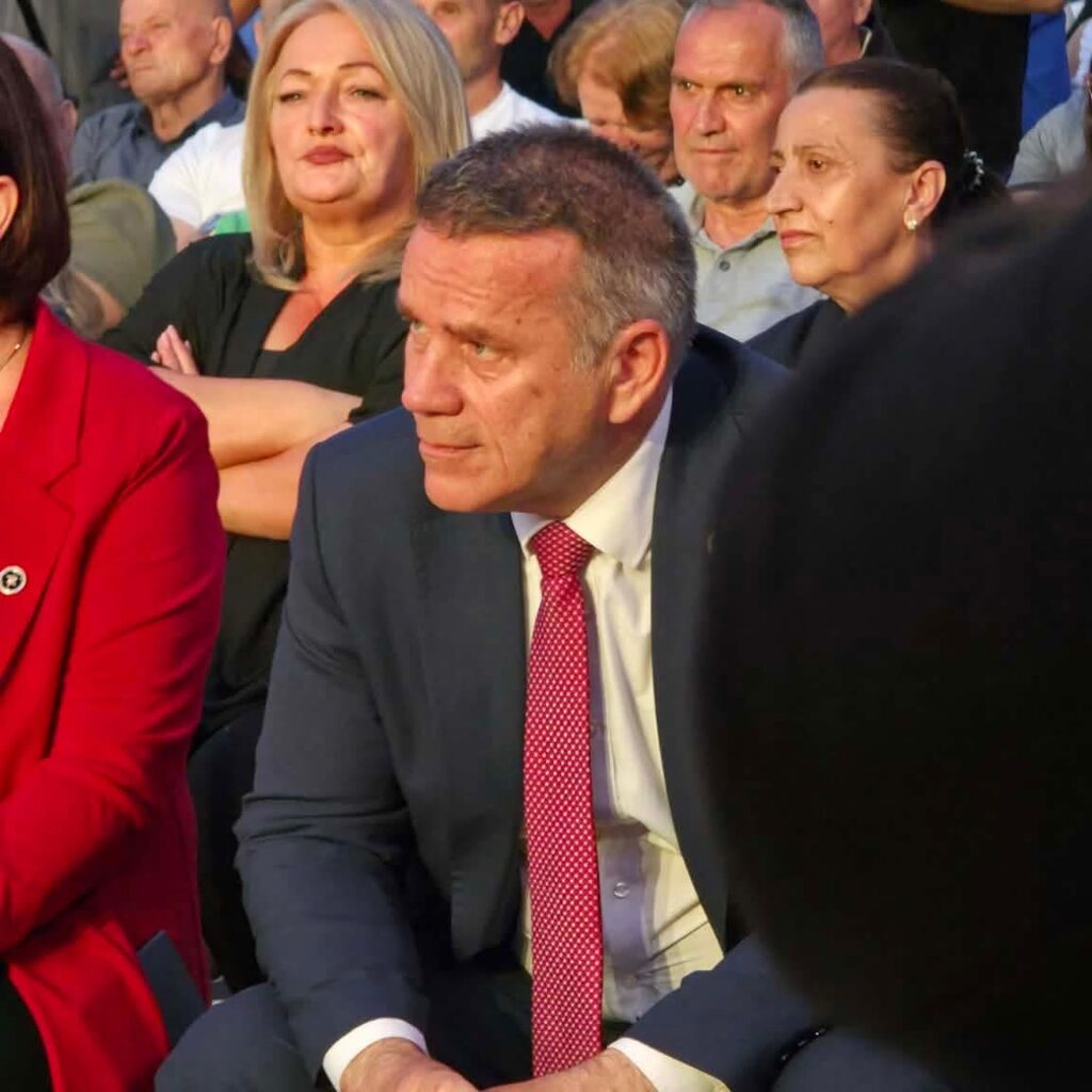 Pse po befasohen qytetarët tanë me reagimin e BE së pas miratimit të ligjit për Dhomat e Specializuara 