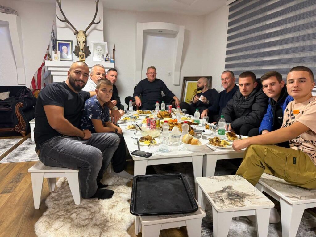Gjenerali Hisen Berisha ruan traditën e të parëve  shënon Darkën e Lamës në Rashkoc