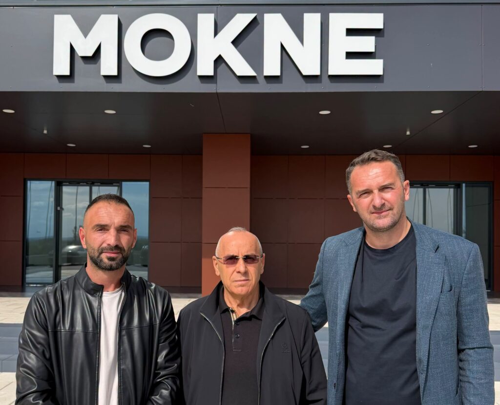 Agim Ademi viziton fabrikën e ujit  Mokne  në Istog