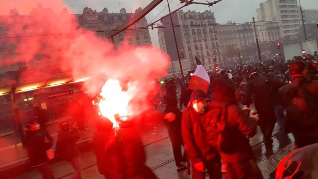 Protestat në Francë  Afro 1 mijë të arrestuar  përplasje me policinë në disa qytete