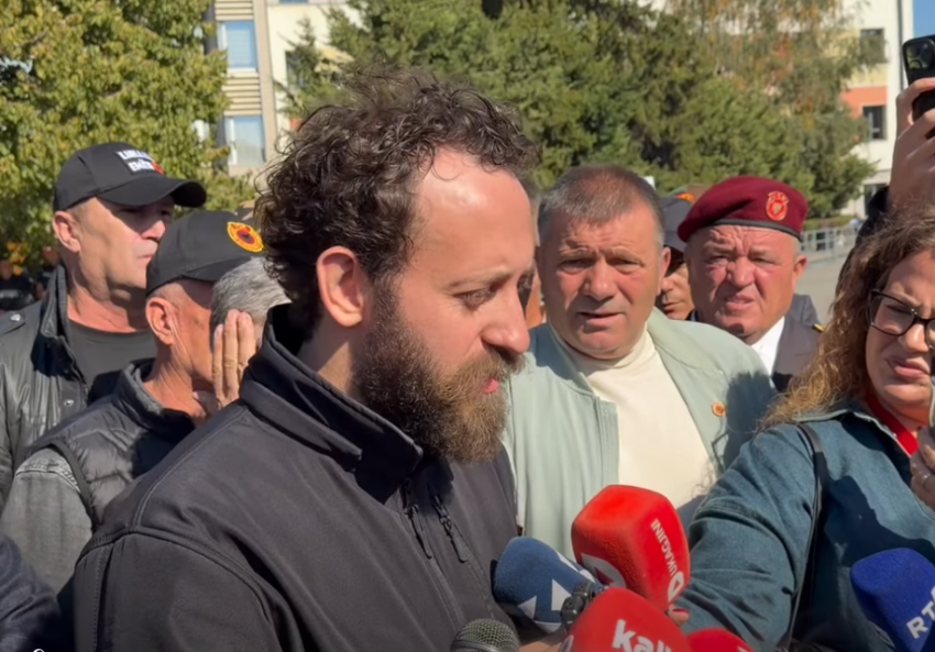 Haziri  Protesta ishte e qetë deri kur policia reagoi brutalisht  një shoku ynë ia thyen edhe këmbën