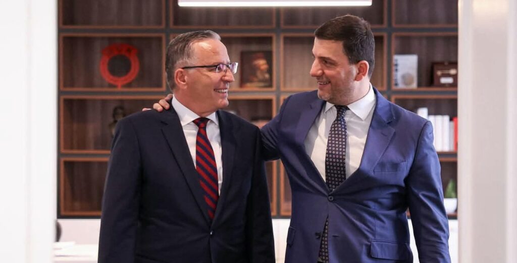 Krasniqi falënderon Hamzën  Mirënjohje për gjithçka që ke dhënë për PDK në dhe Kosovën