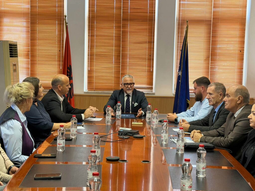 Vitia takohet me përfaqësuesit e organizatave të pacientëve  diskutojnë për bashkëpunimin institucional