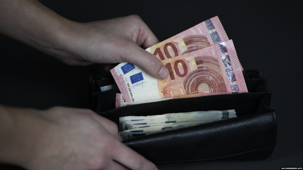 paga-minimale-pa-tatim-18-50-euro-per-punetorin-kosto-e-panjohur-per-shtetin
