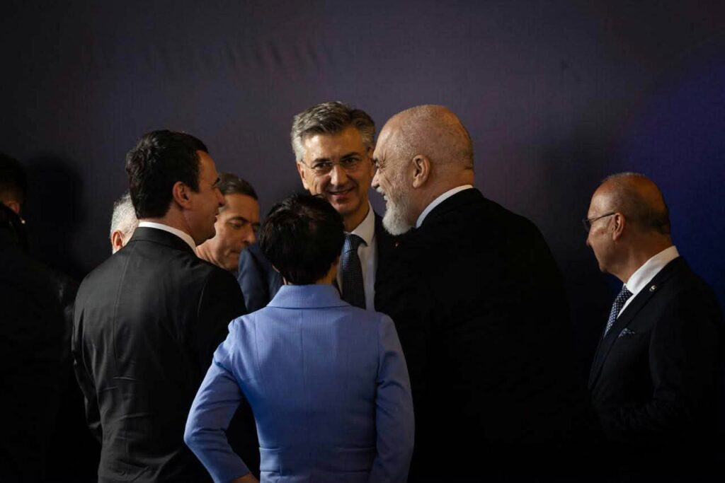 Nga Spajiqi te Merzi e Kosi  Rama ndan foto nga takimet në Samitin e Liderëve të Procesit të Berlinit në Malin e Zi