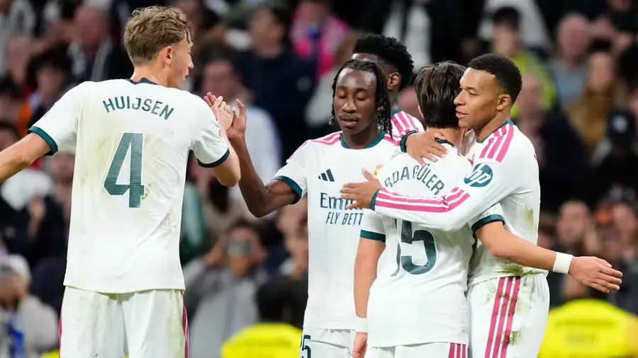 Katër gola në  Bernabeu   Real Madridi shkëlqen ndaj Sevillës para  El Clasicos 