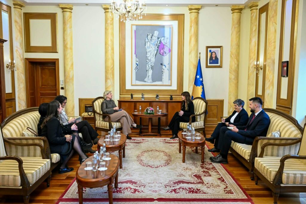 haxhiu-priti-delegacionin-e-forumit-ekonomik-te-grave-diskutohet-fuqizimi-ekonomik-i-grave